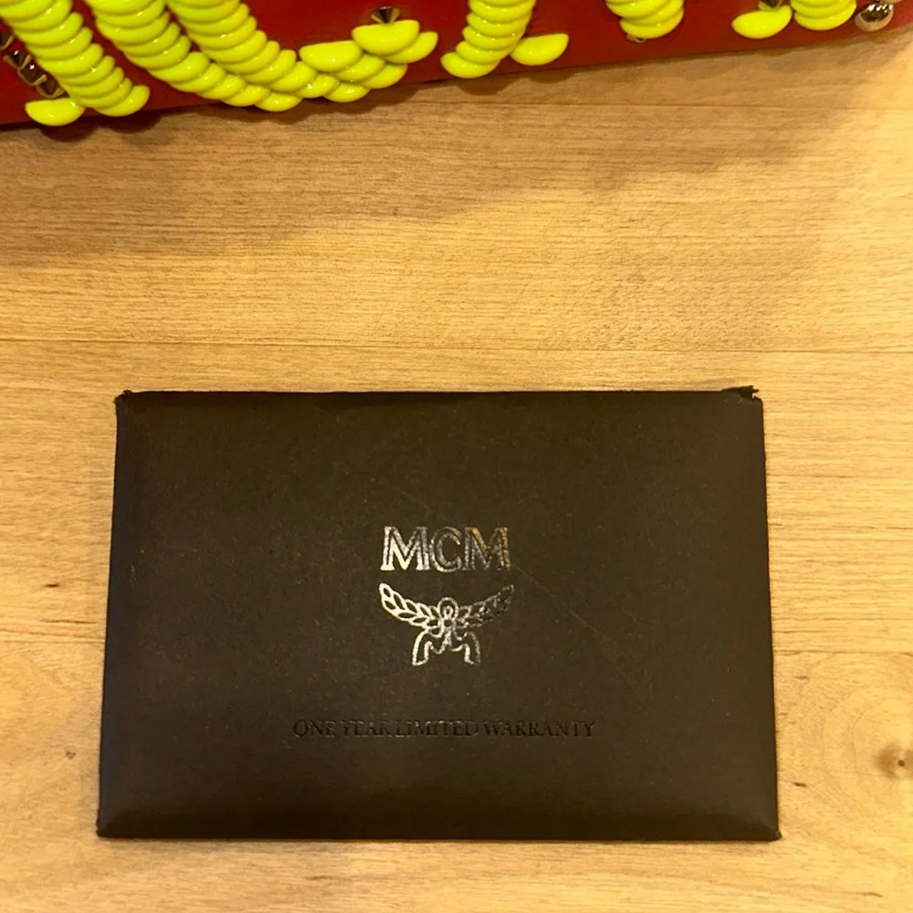 MCM LOVE POTION COSMETIC CASE - Picture 7 of 15